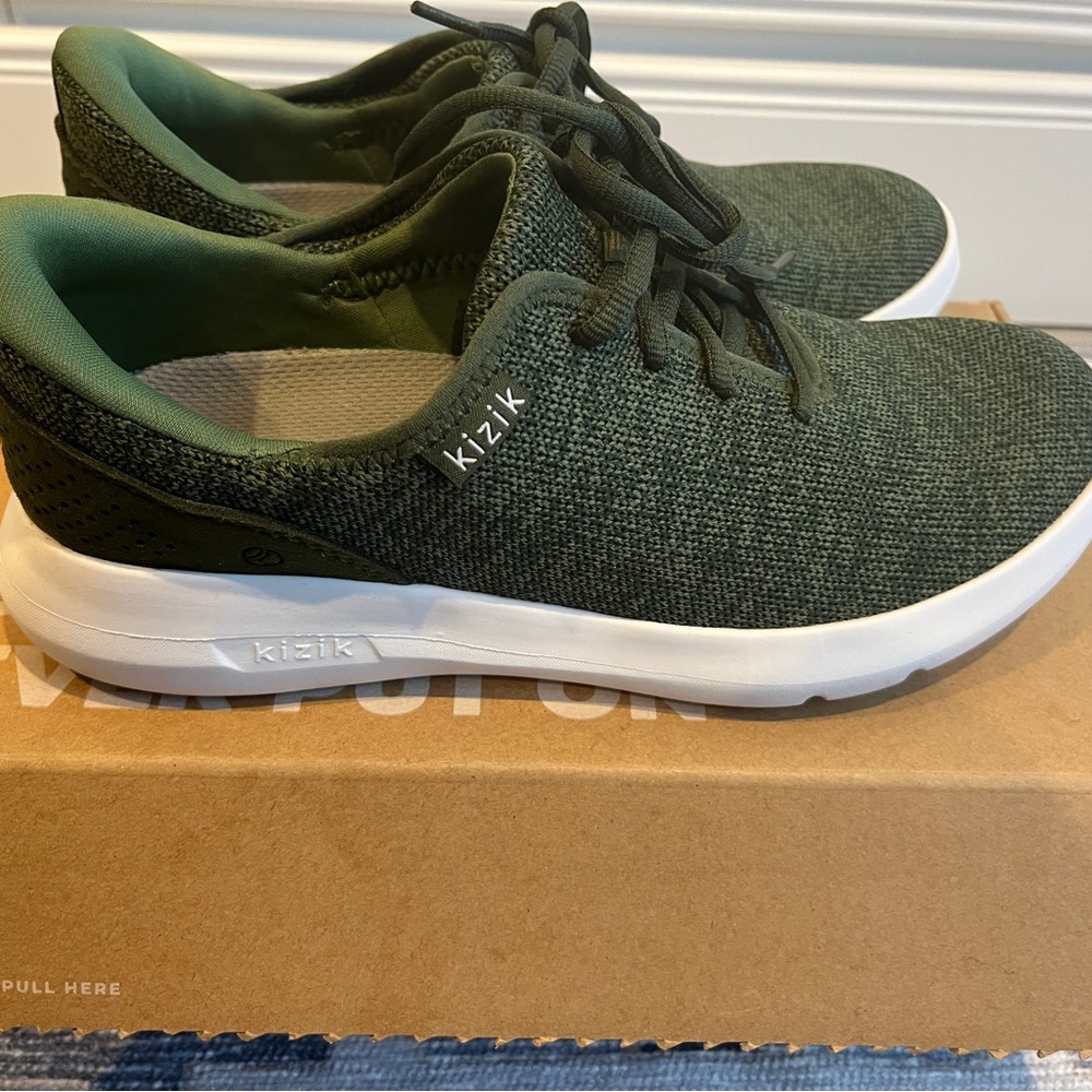 Kizik Women's Forest Green Athletic Shoes